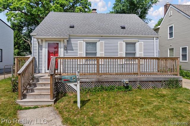 front view picture of 715 N Altadena Ave, Royal Oak, MI. 48067