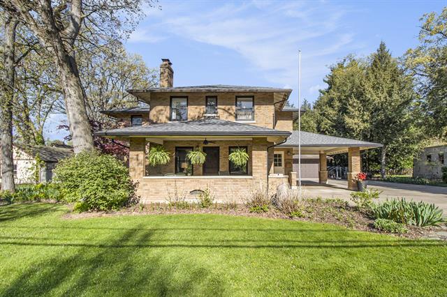 front view picture of 2226 Oakland Drive, Kalamazoo, MI. 49008