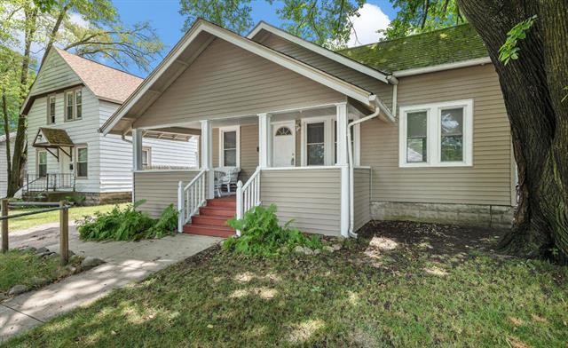 front view picture of 1224 Lane Boulevard, Kalamazoo, MI. 49001