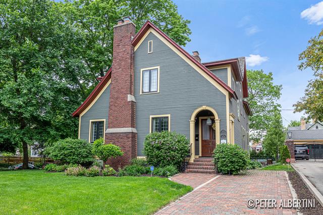 front view picture of 455 Madisonse  Avenue, Grand Rapids, MI. 49503