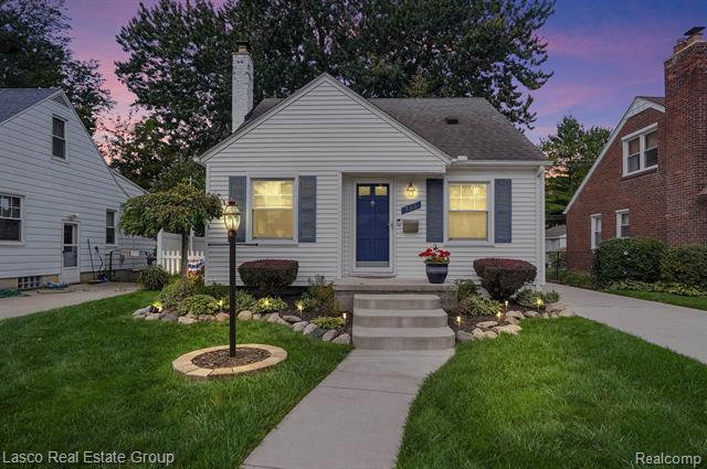 front view picture of 715 N Blair Ave, Royal Oak, MI. 48067