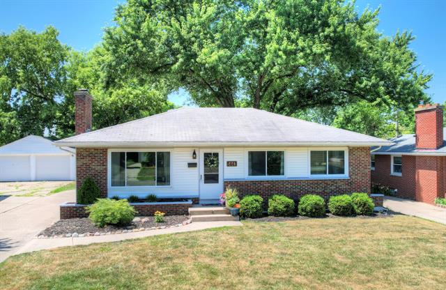 front view picture of 1441 Lewisonne  Avenue, Grand Rapids, MI. 49505