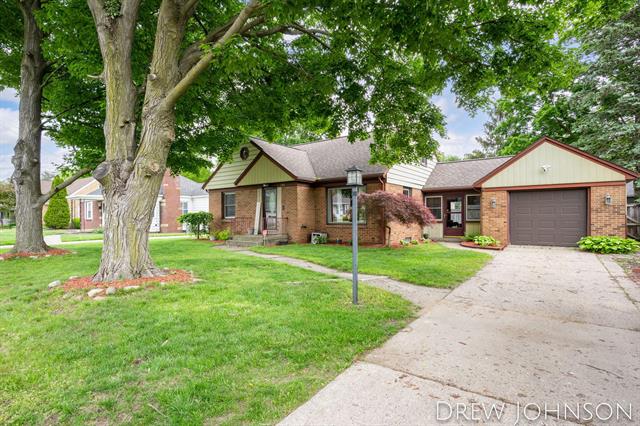 front view picture of 3148 Higginssw  Avenue, Grandville, MI. 49418