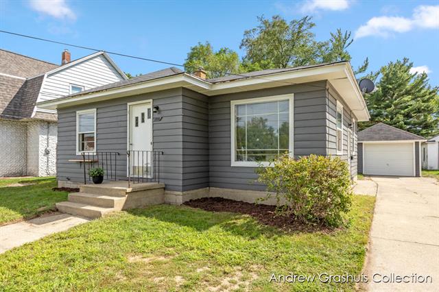 front view picture of 1308 Leonardne  Street, Grand Rapids, MI. 49505