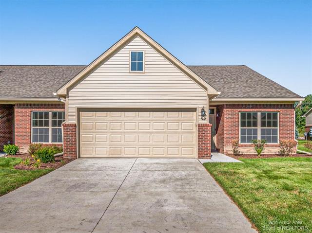 front view picture of 24018 White Pine Street, Flat Rock, MI. 48134