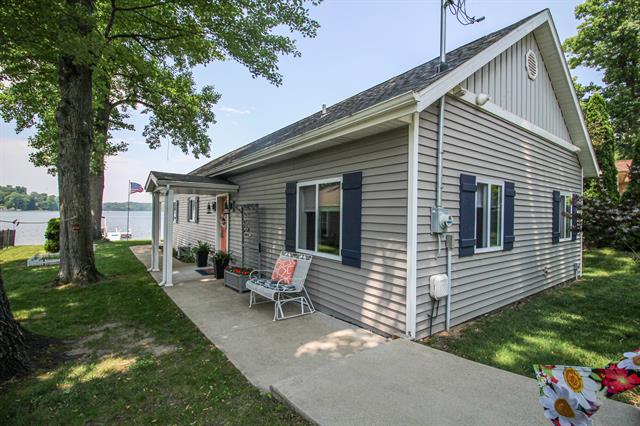 front view picture of 11790 Coon Hollow Road, Three Rivers, MI. 49093