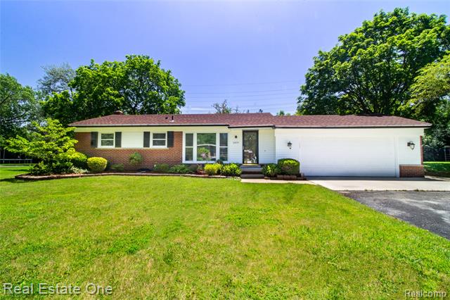 front view picture of 27875 Peppermill Rd, Farmington, MI. 48331