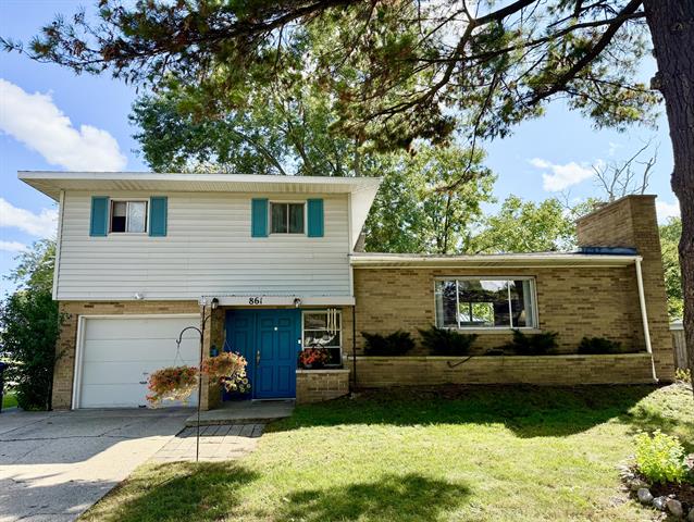 front view picture of 861 Sherwood Road, Muskegon, MI. 49441