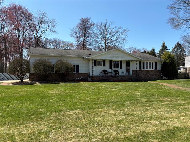 front view picture of 1243 Crandall Avenue, Muskegon, MI. 49441