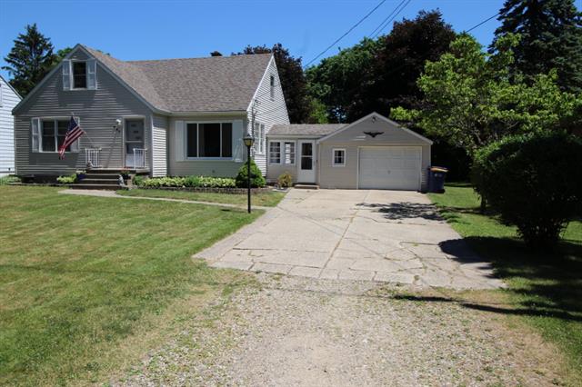 front view picture of 684 Fairfieldnw  Avenue, Grand Rapids, MI. 49504
