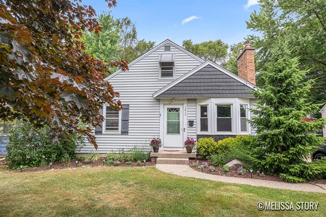 front view picture of 1215 Griswoldse  Street, Grand Rapids, MI. 49507