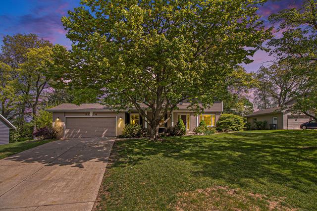 front view picture of 2314 Hickory Pointn  Drive, Portage, MI. 49024