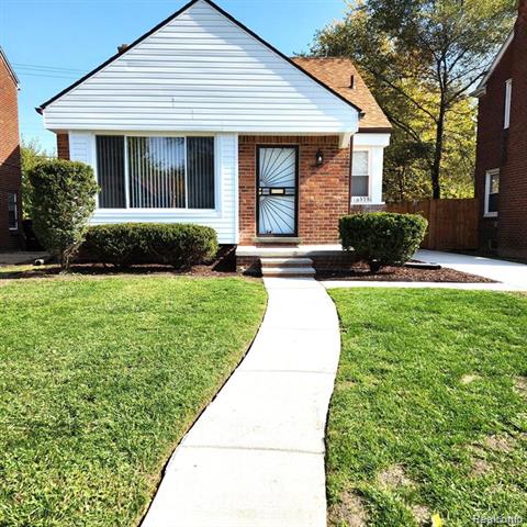 front view picture of 16598 Biltmore Street, Detroit, MI. 48235