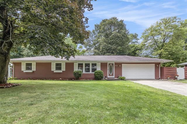 front view picture of 820 Jones Street, Marshall, MI. 49068