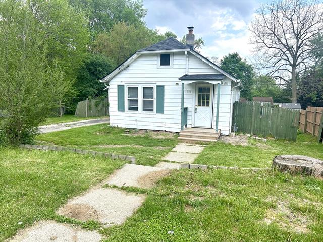 front view picture of 252 Sharon Avenue, Battle Creek, MI. 49017
