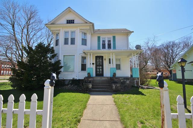 front view picture of 705 E Broadway Street, Three Rivers, MI. 49093