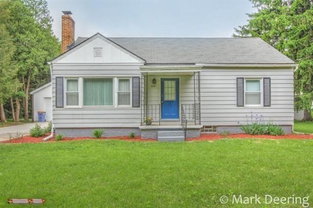 front view picture of 429 Oakhurstnw  Avenue, Grand Rapids, MI. 49504
