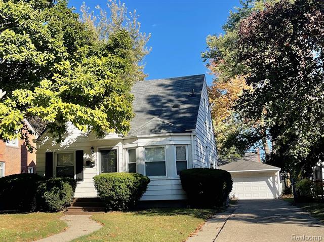 front view picture of 814 N Gainsborough Ave, Royal Oak, MI. 48067