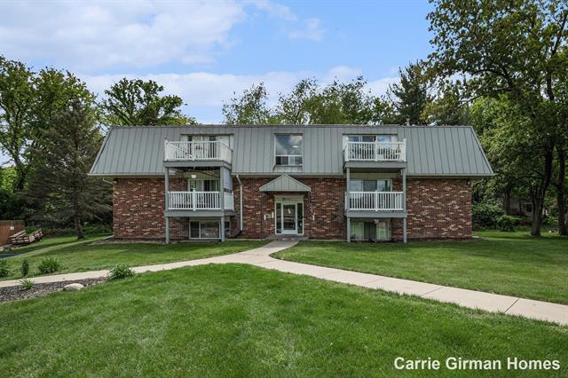 front view picture of 6716 Cascadese  Road, Grand Rapids, MI. 49546