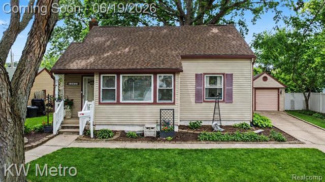 front view picture of 2815 Ellwood Ave, Berkley, MI. 48072
