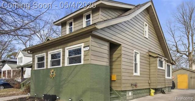 front view picture of 918 N Washington Ave, Royal Oak, MI. 48067