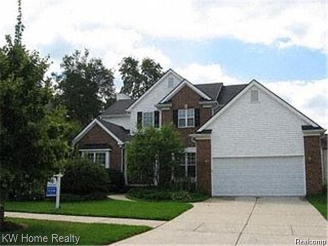 front view picture of 29221 Fieldstone, Farmington, MI. 48334