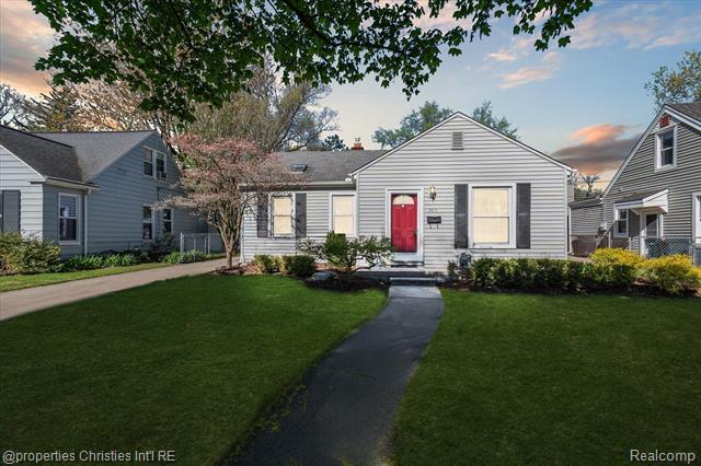 front view picture of 2813 Phillips Ave, Berkley, MI. 48072
