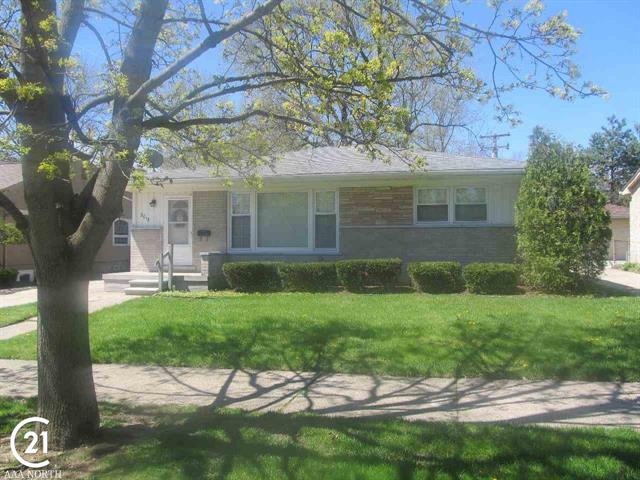 front view picture of 2015 Alicia Ln, Royal Oak, MI. 48073