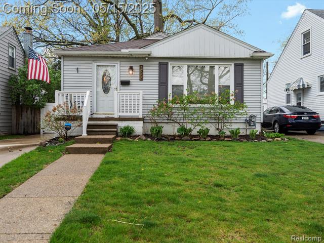 front view picture of 1927 Ardmore Ave, Royal Oak, MI. 48073