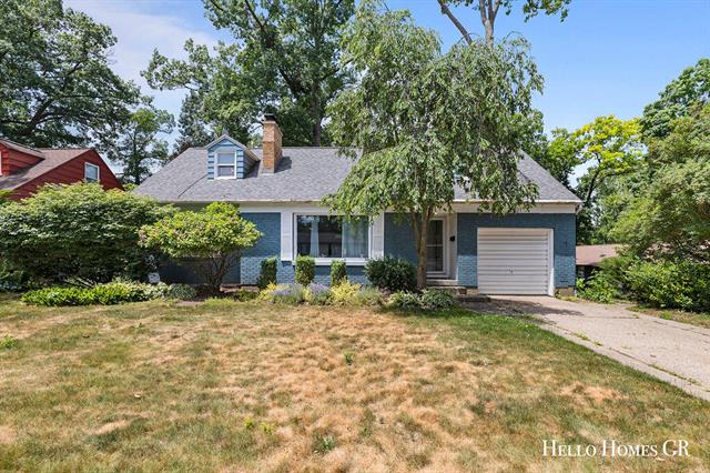 front view picture of 2621 Coitne  Avenue, Grand Rapids, MI. 49505