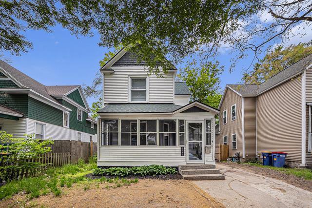 front view picture of 2145 Hortonse  Avenue, Grand Rapids, MI. 49507