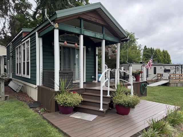 front view picture of 631 River Road, Coldwater, MI. 49036