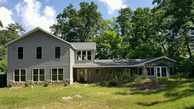 front view picture of 3073 E 82Nd Street, Newaygo, MI. 49337