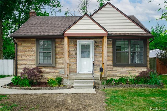 front view picture of 3911 Thomas Ave, Berkley, MI. 48072