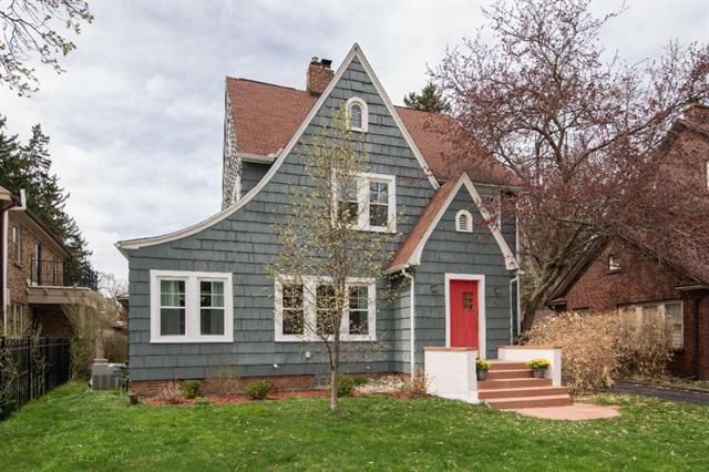 front view picture of 2144 Oakland Drive, Kalamazoo, MI. 49008