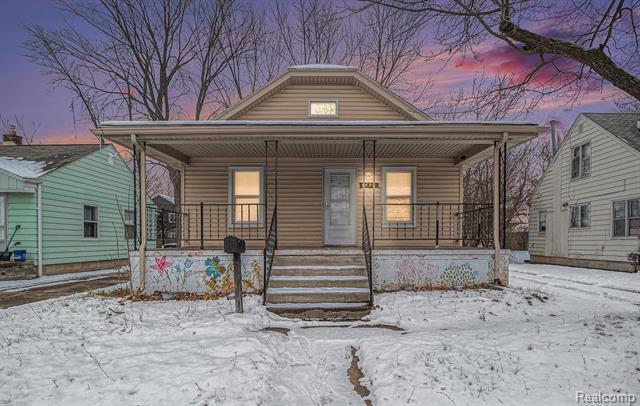 front view picture of 3952 Greenfield Rd, Berkley, MI. 48072