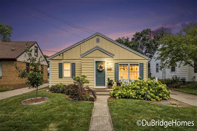 front view picture of 1169 Griswoldse  Street, Grand Rapids, MI. 49507