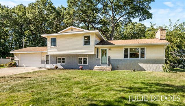front view picture of 1582 Haverhill Road, Muskegon, MI. 49441
