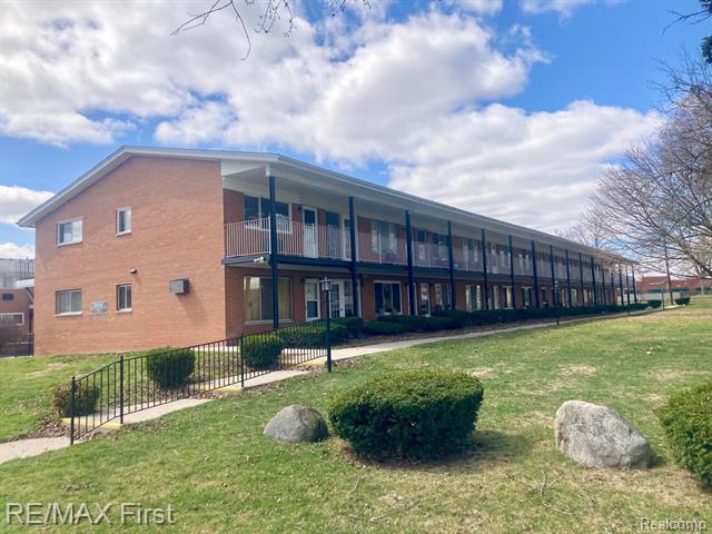 front view picture of 2217 Clawson Ave, Royal Oak, MI. 48073