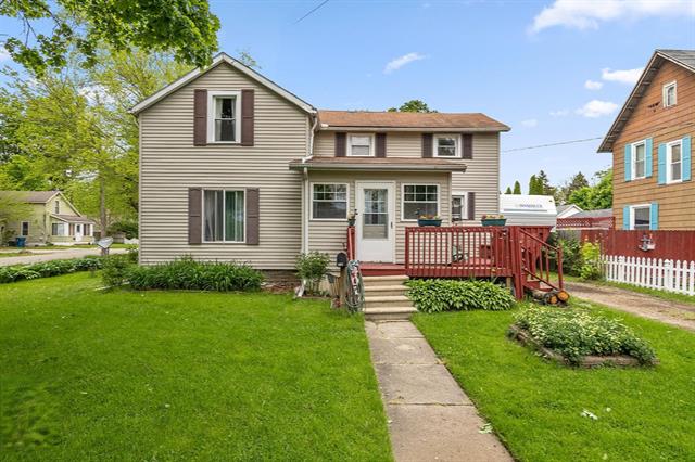 front view picture of 401 E Prairie Street, Vicksburg, MI. 49097