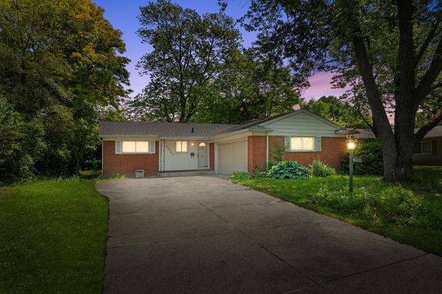 front view picture of 29848 Rambling Rd, Southfield, MI. 48076