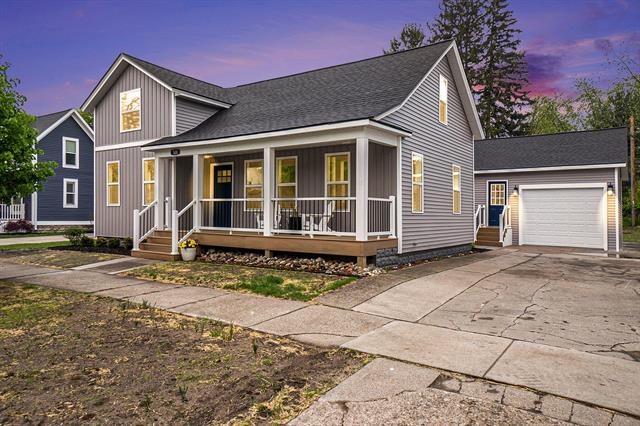 front view picture of 520 Elliott Avenue, Grand Haven, MI. 49417