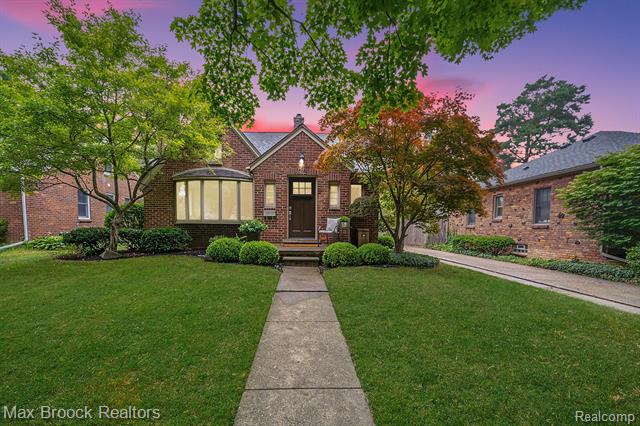 front view picture of 612 W Houstonia Ave, Royal Oak, MI. 48073