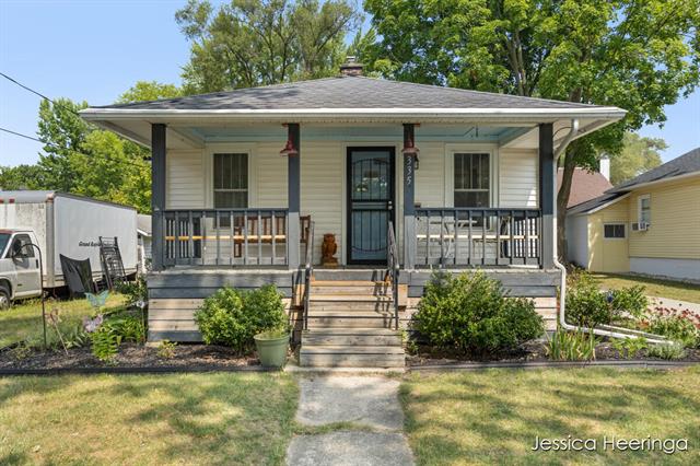 front view picture of 335 Lewis Street, Rockford, MI. 49341