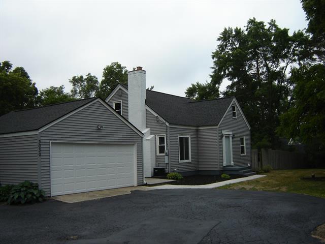 front view picture of 3030 Plainfieldne  Avenue, Grand Rapids, MI. 49505