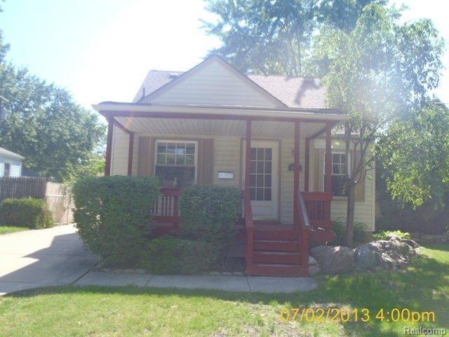 front view picture of 4034 Cummings Ave, Berkley, MI. 48072