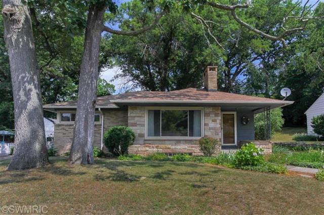 front view picture of 2017 Hallse  Street, Grand Rapids, MI. 49506