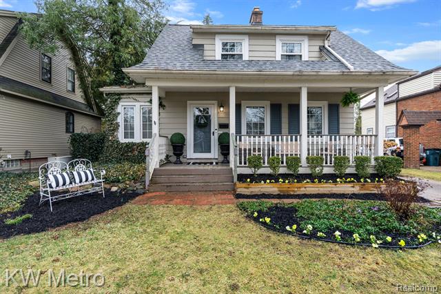 front view picture of 2219 Woodland Ave, Royal Oak, MI. 48073