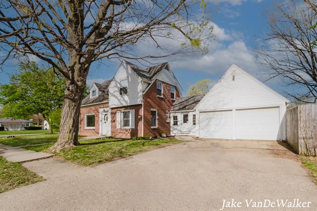 front view picture of 3947 Moreland Street, Kalamazoo, MI. 49001