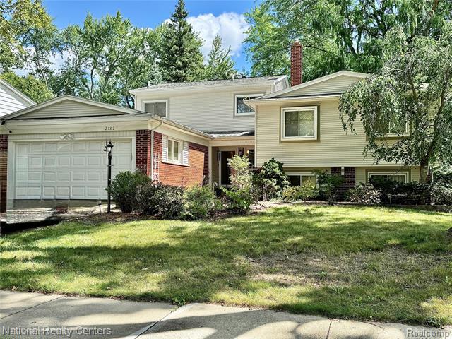 front view picture of 2182 Yorktown Drive, Ann Arbor, MI. 48105